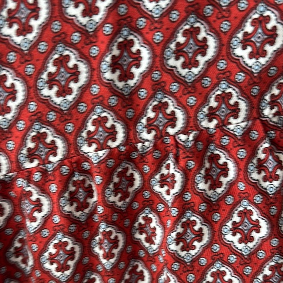 Max Studio Red Mini Dress with V-Neck and Cuffed Sleeves - Picture 4 of 4